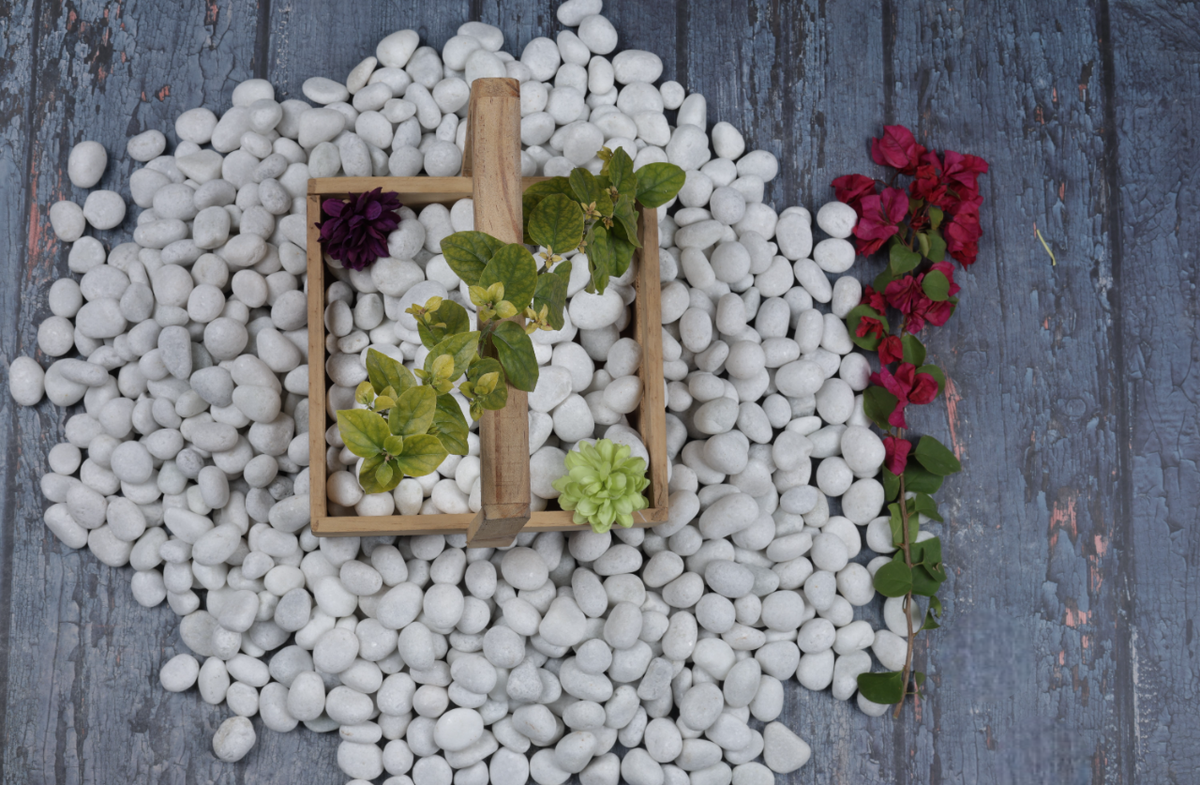 Crystal White Pebbles